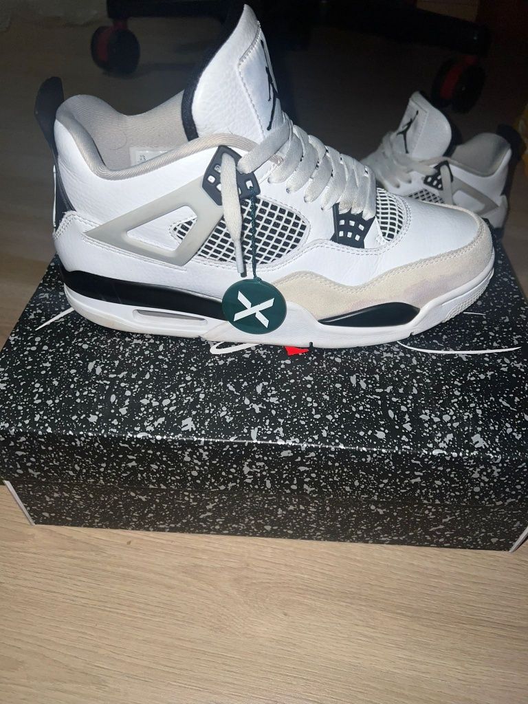 Air Jordan 4 Retro Military