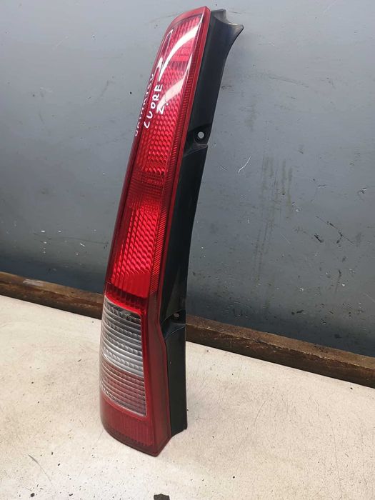 Lampa tylna lewa lewy tył Daihatsu Cuore VI 03-07r EU