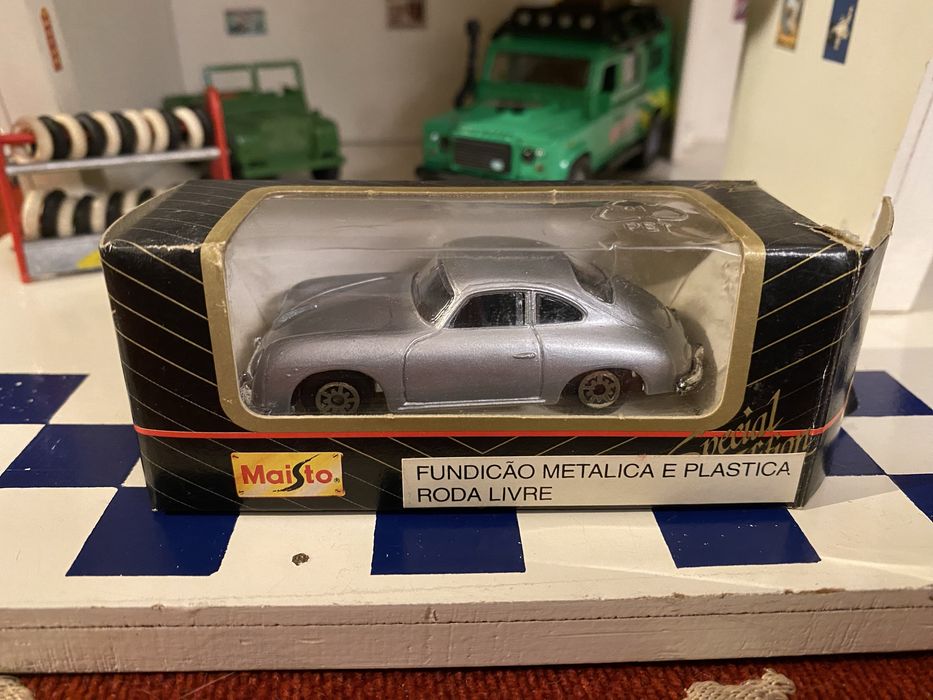 Porsche 356A 1/64 Maisto