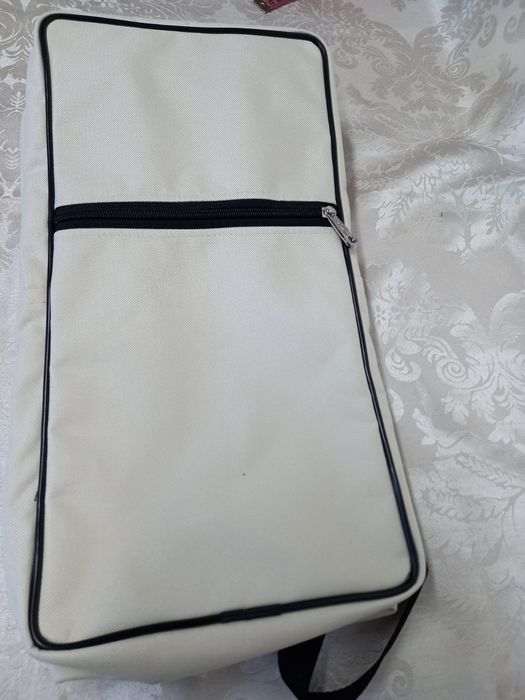 Nowy elegancki Plecak, biały z czarnymi dodatkami