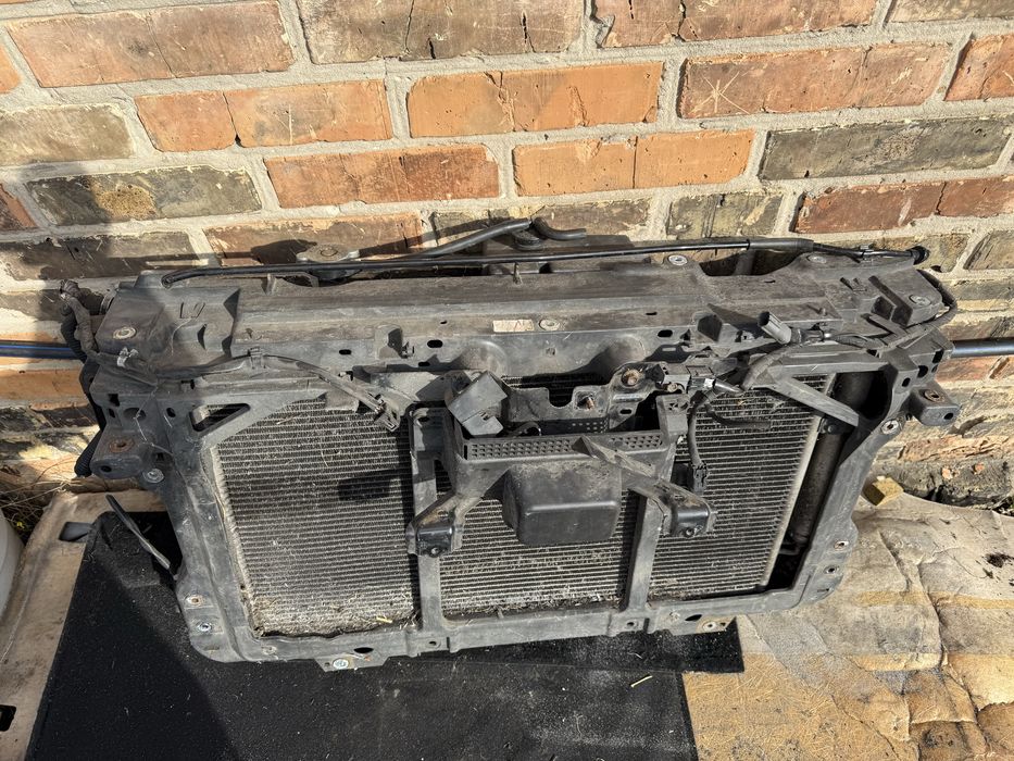 Передня панель телевізор касета радіаторів Mazda 3 BM 2013- 2,2 дизель