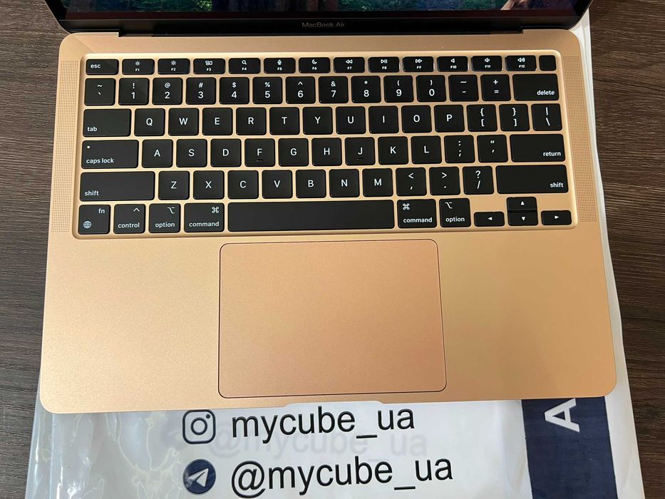 MacBook Air 13 2020 M1 Gold 8/256Gb