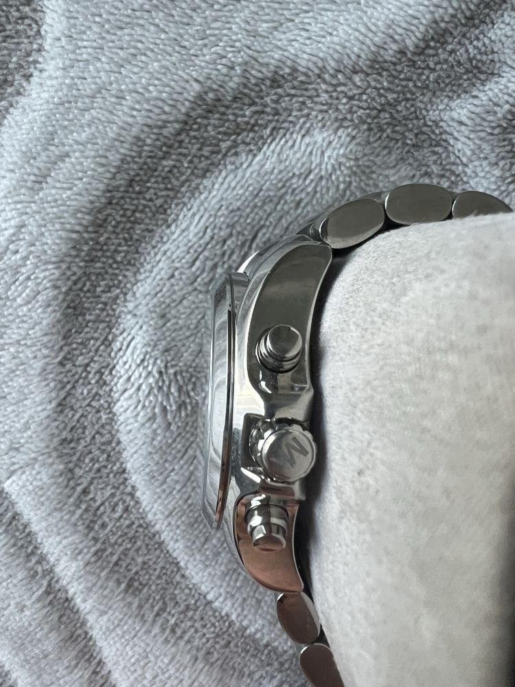 Жіночий наручний годинник Michael kors колекція Bradshaw часи срібні