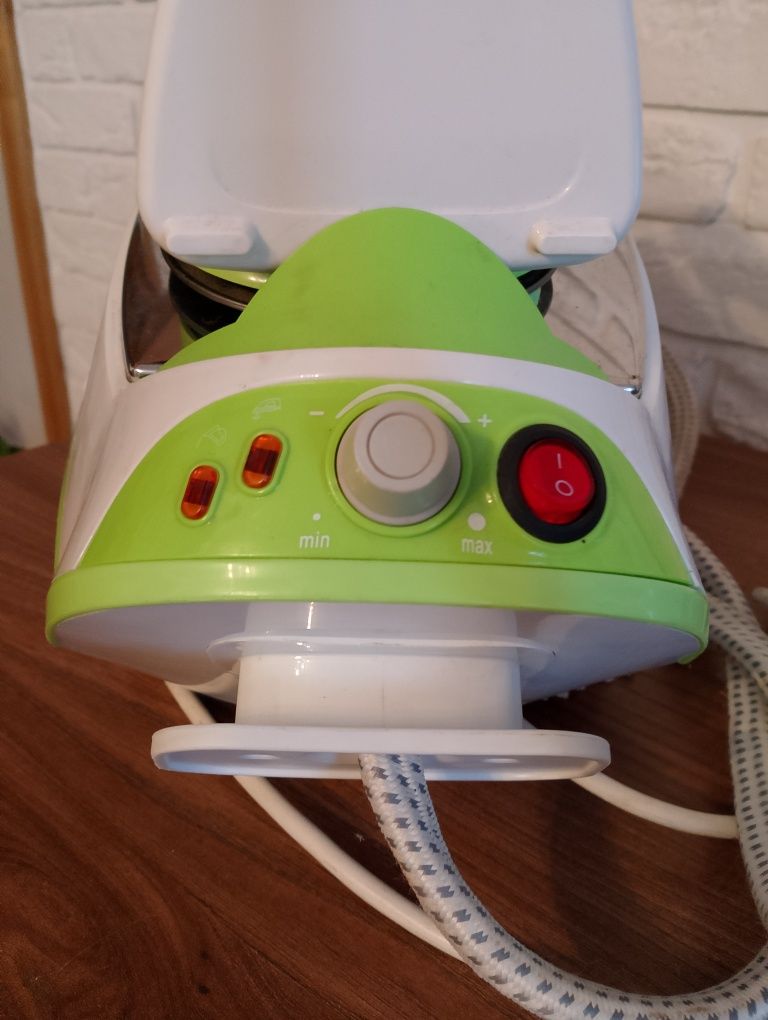 Żelazko ze stacją pary Tchibo TCM typ 6284/4 2300W parowe