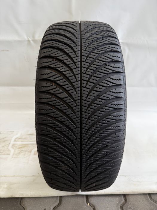 215/50/17 Goodyear Vector 4Seasons 95V 2024R