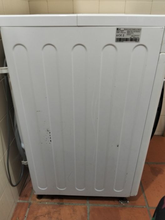 Máquina de lavar roupa marca LG