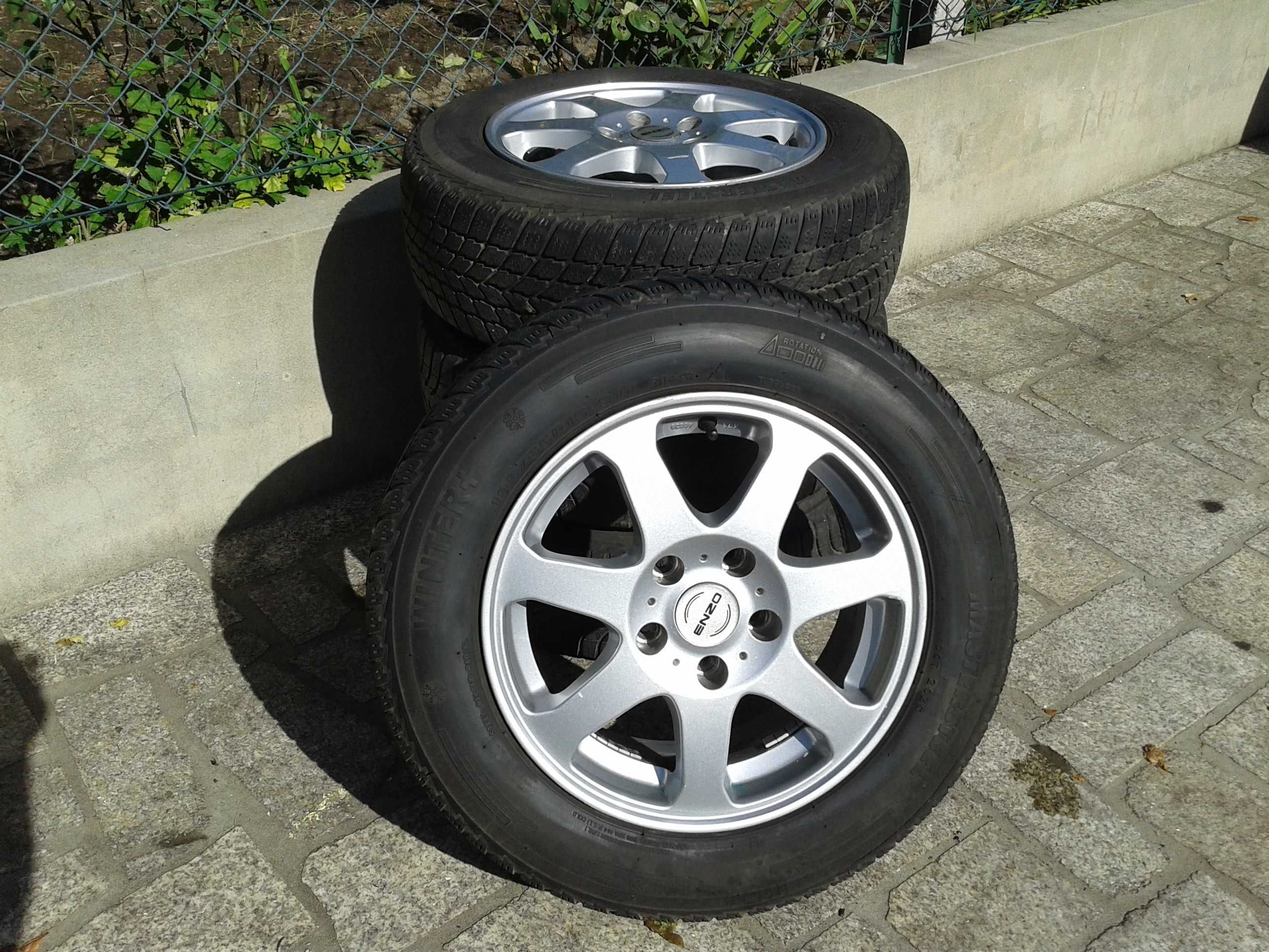 Jantes em liga leve Mercedes Benz 15" furação 5x112 com pneus