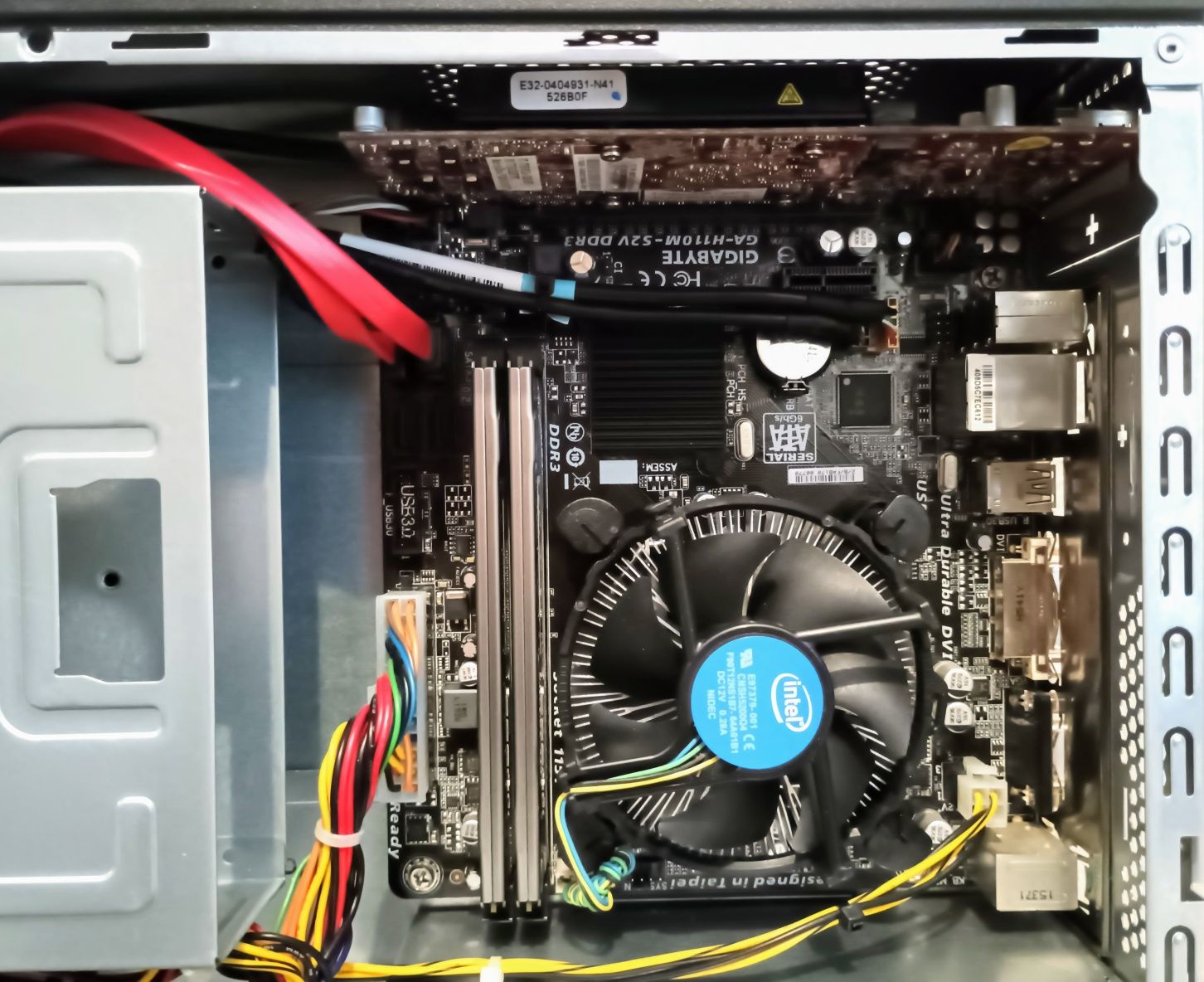 Ігровий міні ПК (s:1151 i3-7100, 8ram, ssd, hdd, 1gb ddr5 video)
