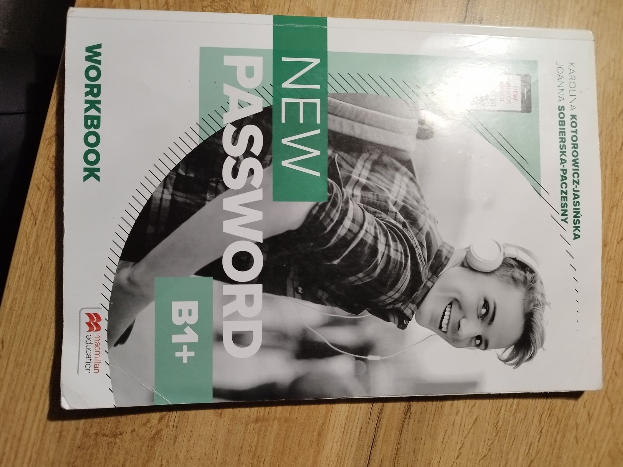 Sprzedam komplet  do języka angielskiego new password B1+