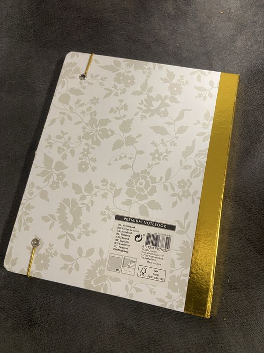 Блокнот з стікерами нотатниками.