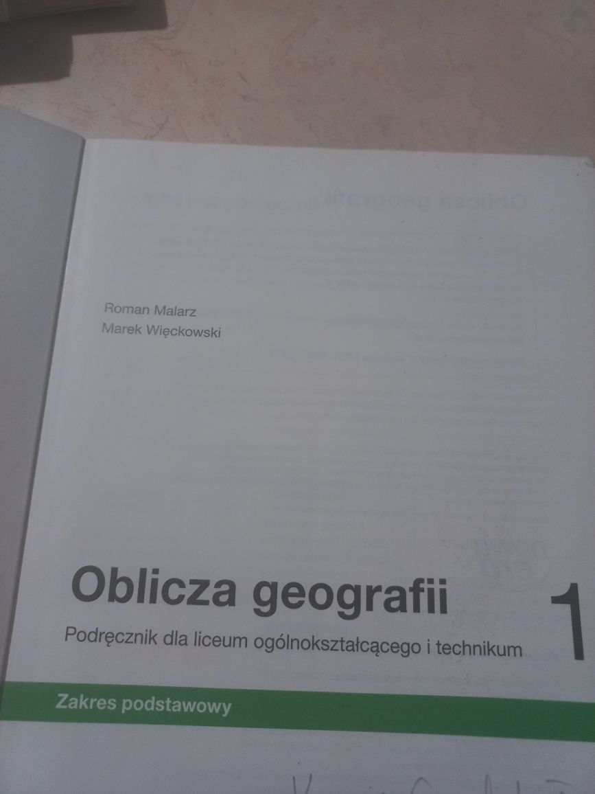 Oblicza geografii 1 podrecznik +karty pracy