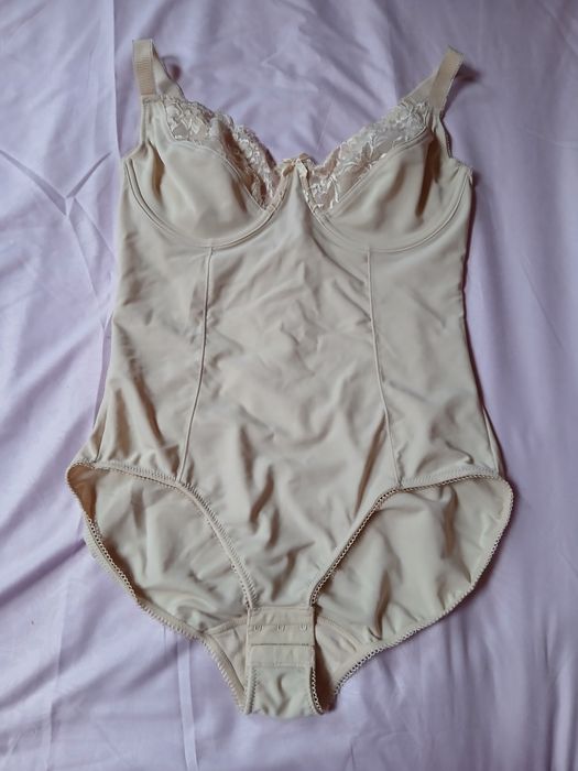 Боді жіночий  бежевий
