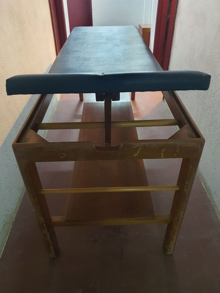 Vendo essa marquesa em otimo estado com umas marcas ve se nas fotos ,c