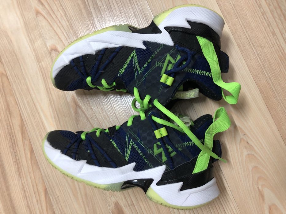 NIke air JOrdan  why  not zero.3