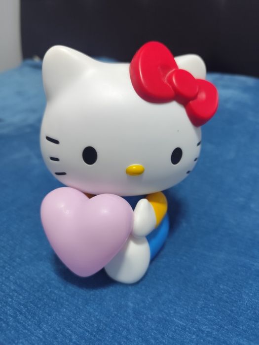 Hello Kitty com luz no coração