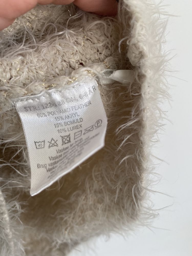 Sweter vrs 122/128 beżowo złoty włochaty jak newbie