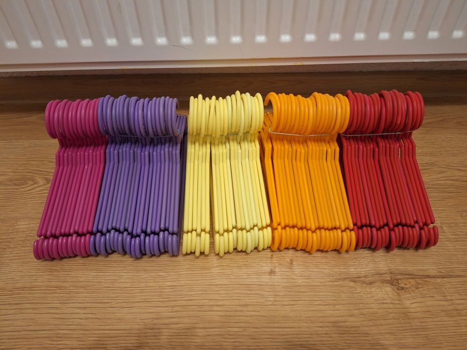 Wieszaki dzieciece 88 szt.