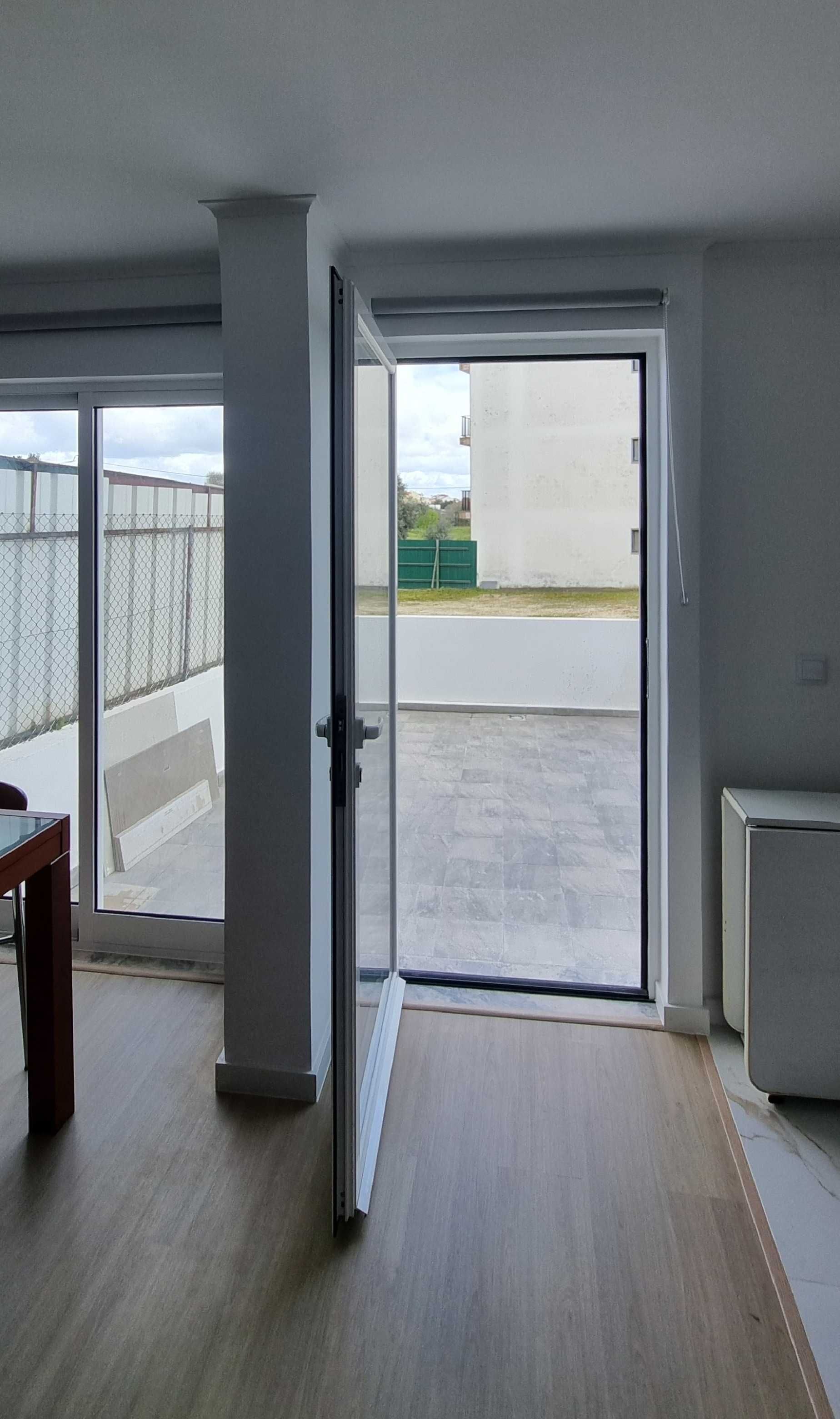 Apartamento T1 confortável e espaçoso – com terraço privativo amplo!