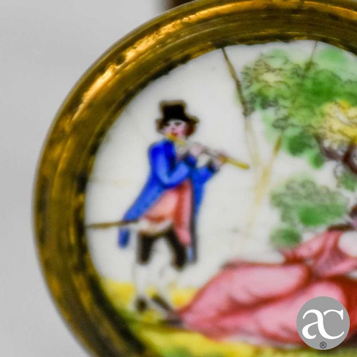 Puxador em metal e porcelana, séc. XIX