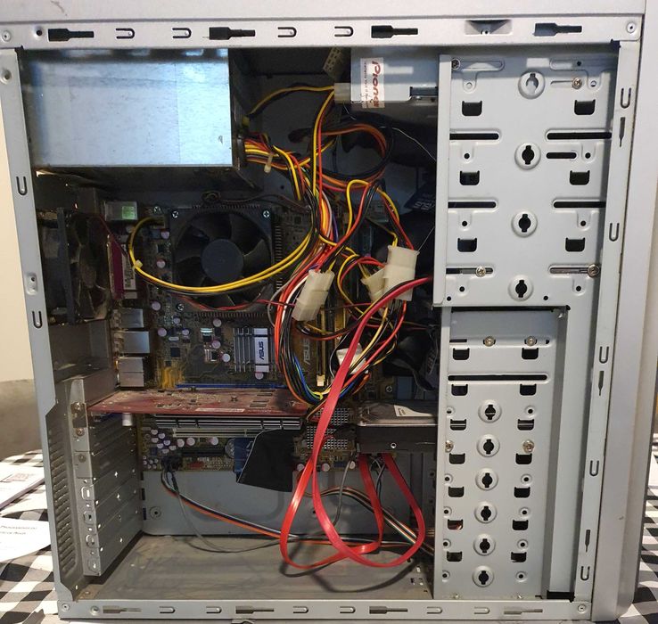 PC barato Asus Intel Quad Q8200 - 6Gb Ram - 256Gb SSD - Porto