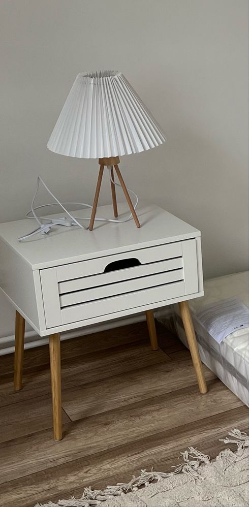 Dwie szafki nocne