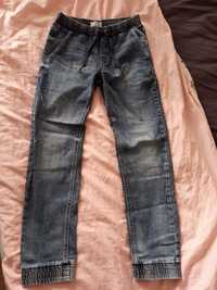 Spodnie jeansowe chłopięce rozmiar 152 na szczupłego chłopca