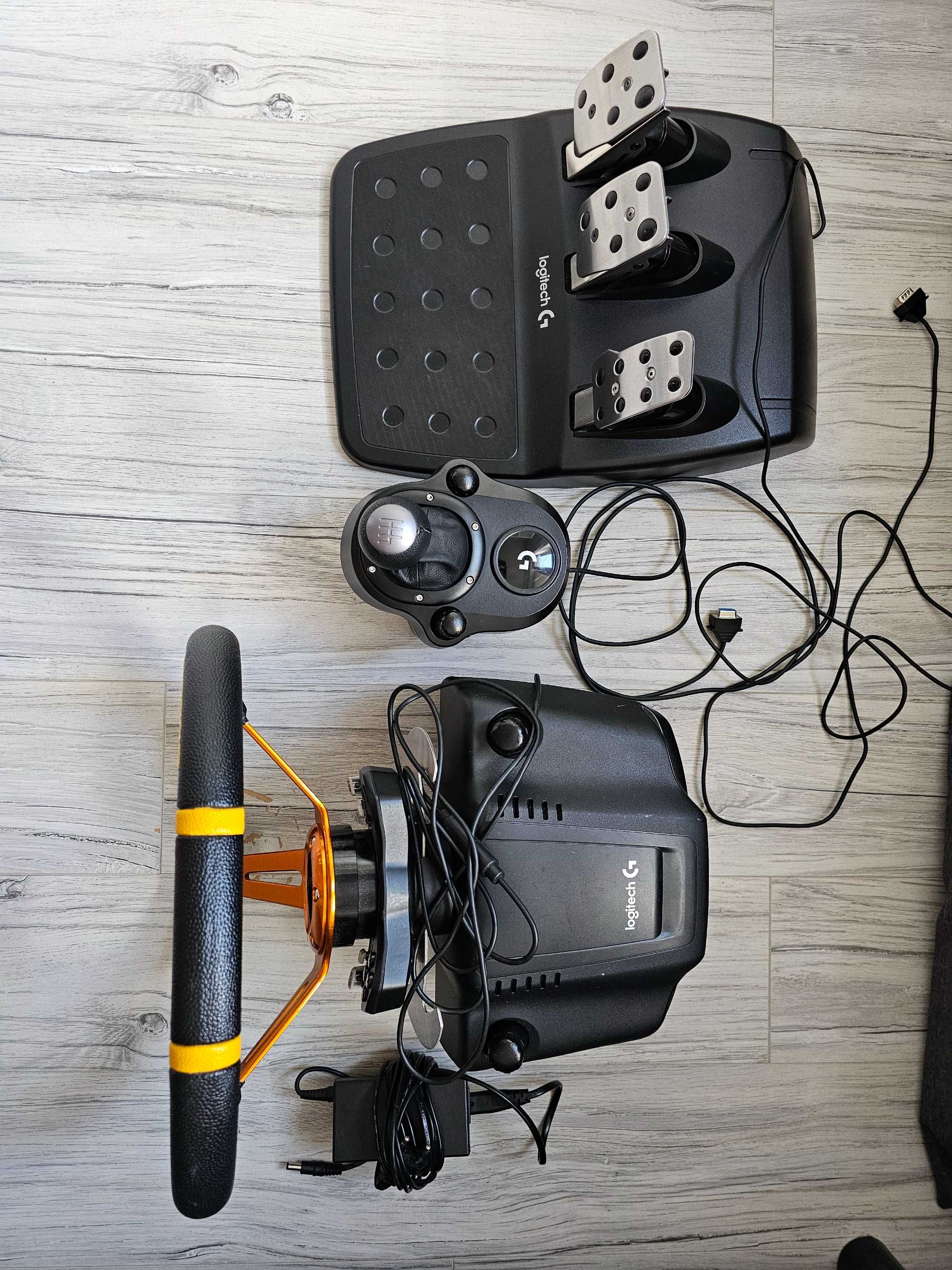 Zestaw Logiteh + shifter i niwa driftowa obręcz