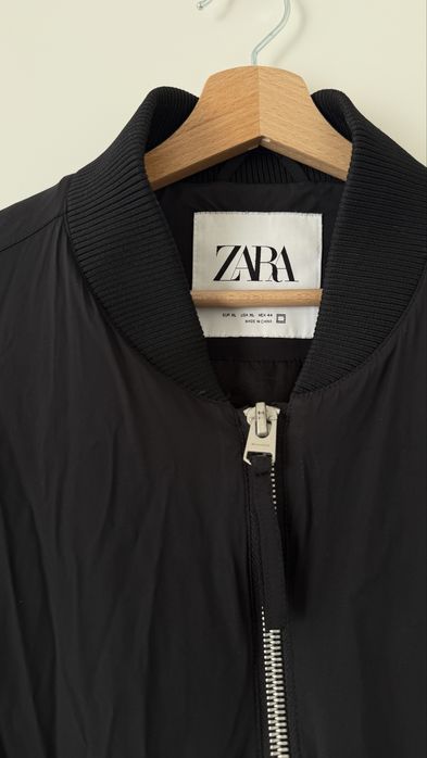 Czarna bomberka Zara lekko ocieplana, klasyczna