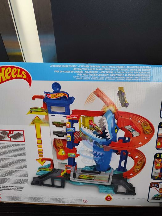 Hot wheels city miejski port atak rekina