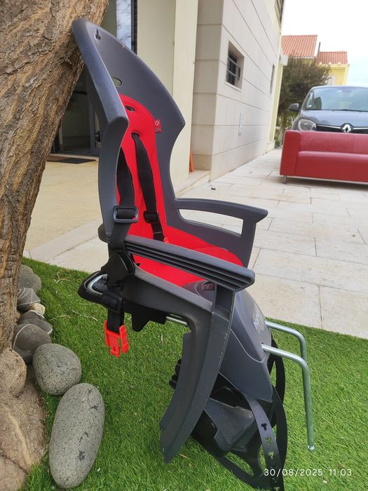 Cadeira criança para bicicleta com capacete