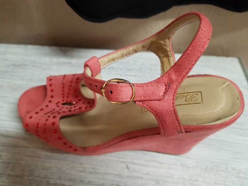 Best Shoes damskie buty na koturnie 35r.