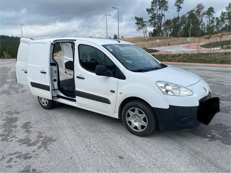 Peugeot Partner office