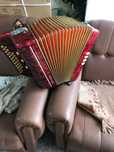 Vendo concertina em bom estado a 3 voz com registros em DO LA