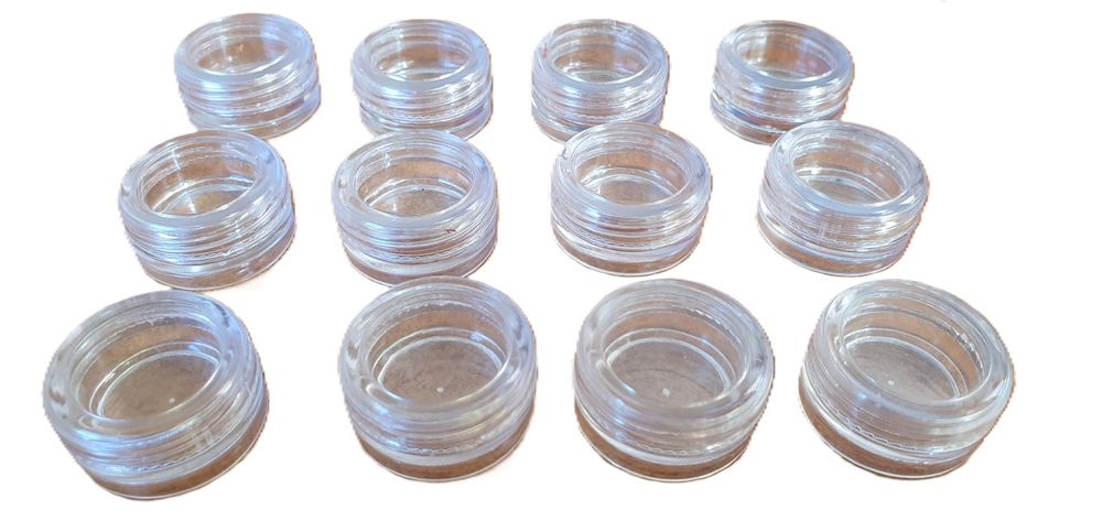 Pojemnik Plastikowy 3 X 2 Cm Zakręcany - 12 Szt
