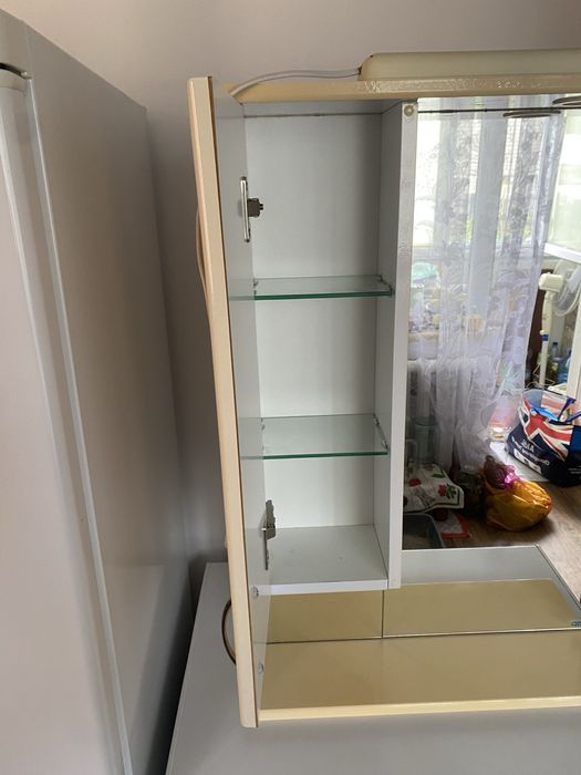 Дзеркало з підсвіткою