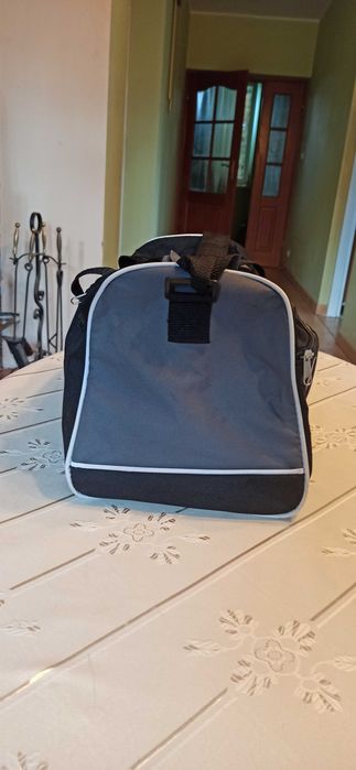 Sprzedam torbę podróżną, sportową z materiału ISL Sport.