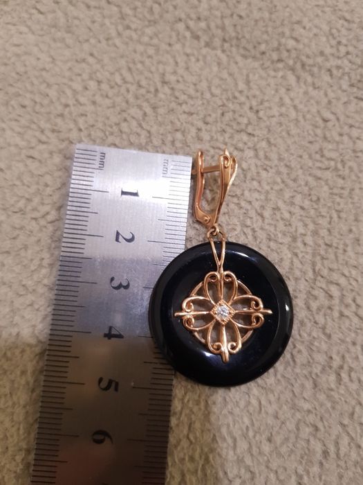 Золотые серги 585