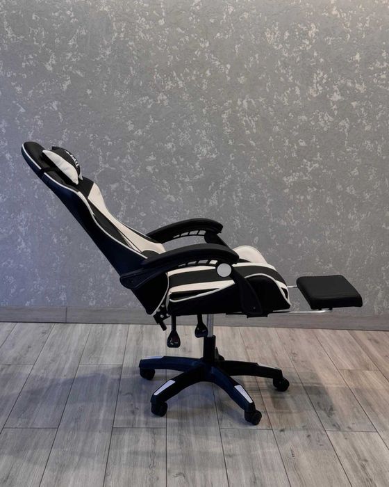 Компютерне крісло Геймерське крісло з підніжкою і 2 подушками до 120кг