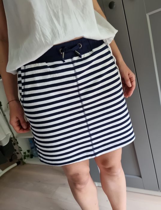 Nowa spódnica mini sportowa Reserved 38 M paski biało-granatowa styl m