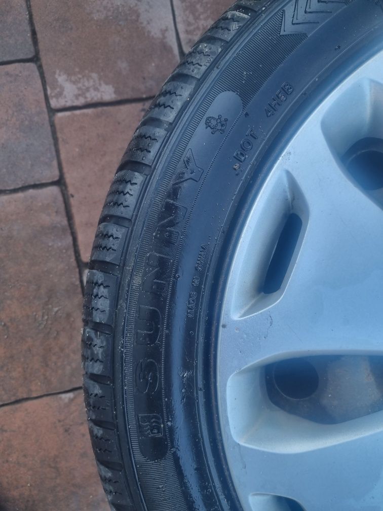 Koła zimowe Ford  195/50/16 felgi 5x108 kołpaki oryginalne