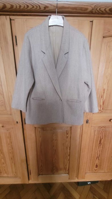 Beżowa kurtka/ żakiet oversize