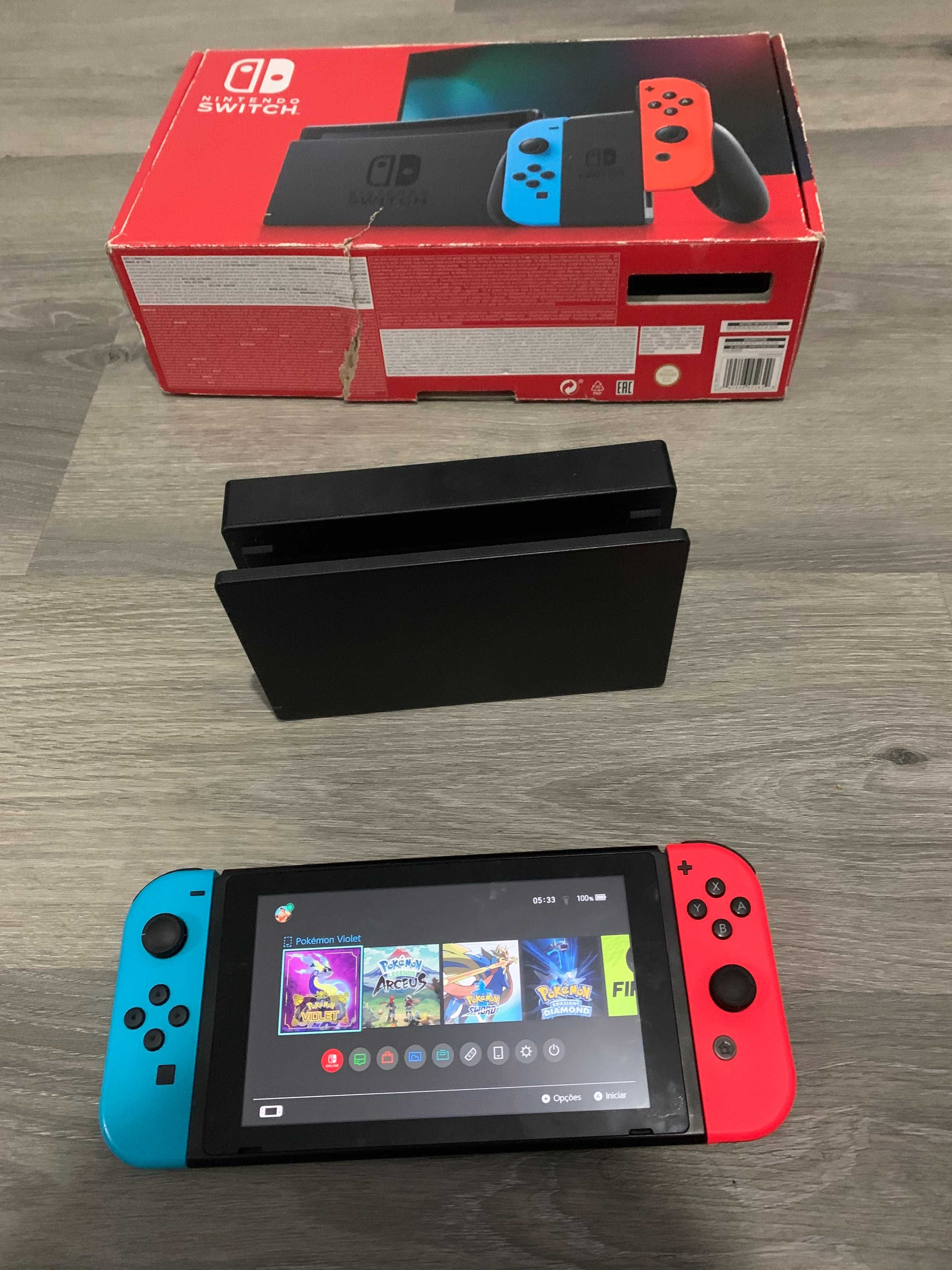 Nintendo Switch com jogos e acessórios