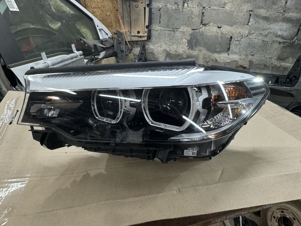 Продам фару BMW G30 8499119-03   8499120-03