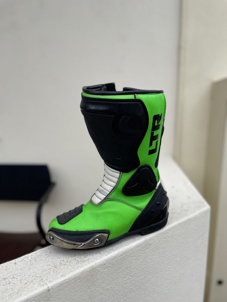 Botas para andar de moto pista