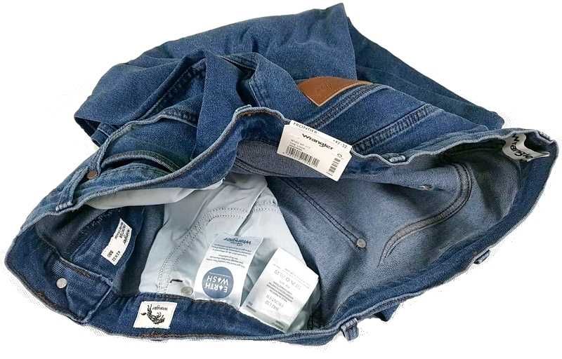 Męskie jeansy Wrangler Frontier - Relaxed Straight W16VKP117 - W42/L32