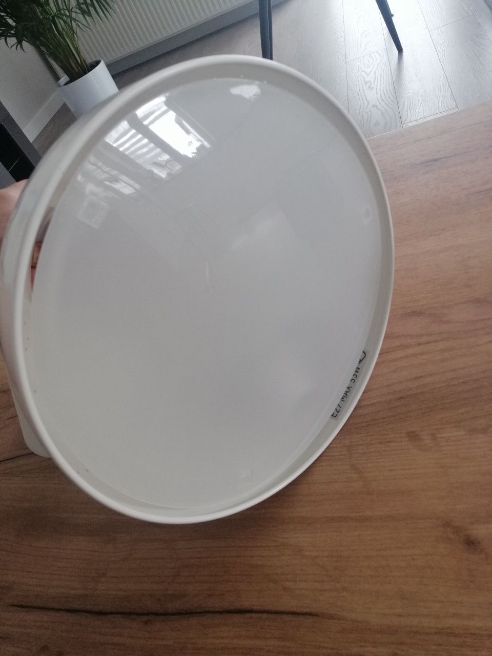 Lampa sufitowa Ikea Snoig do pokoju dziecięcego.