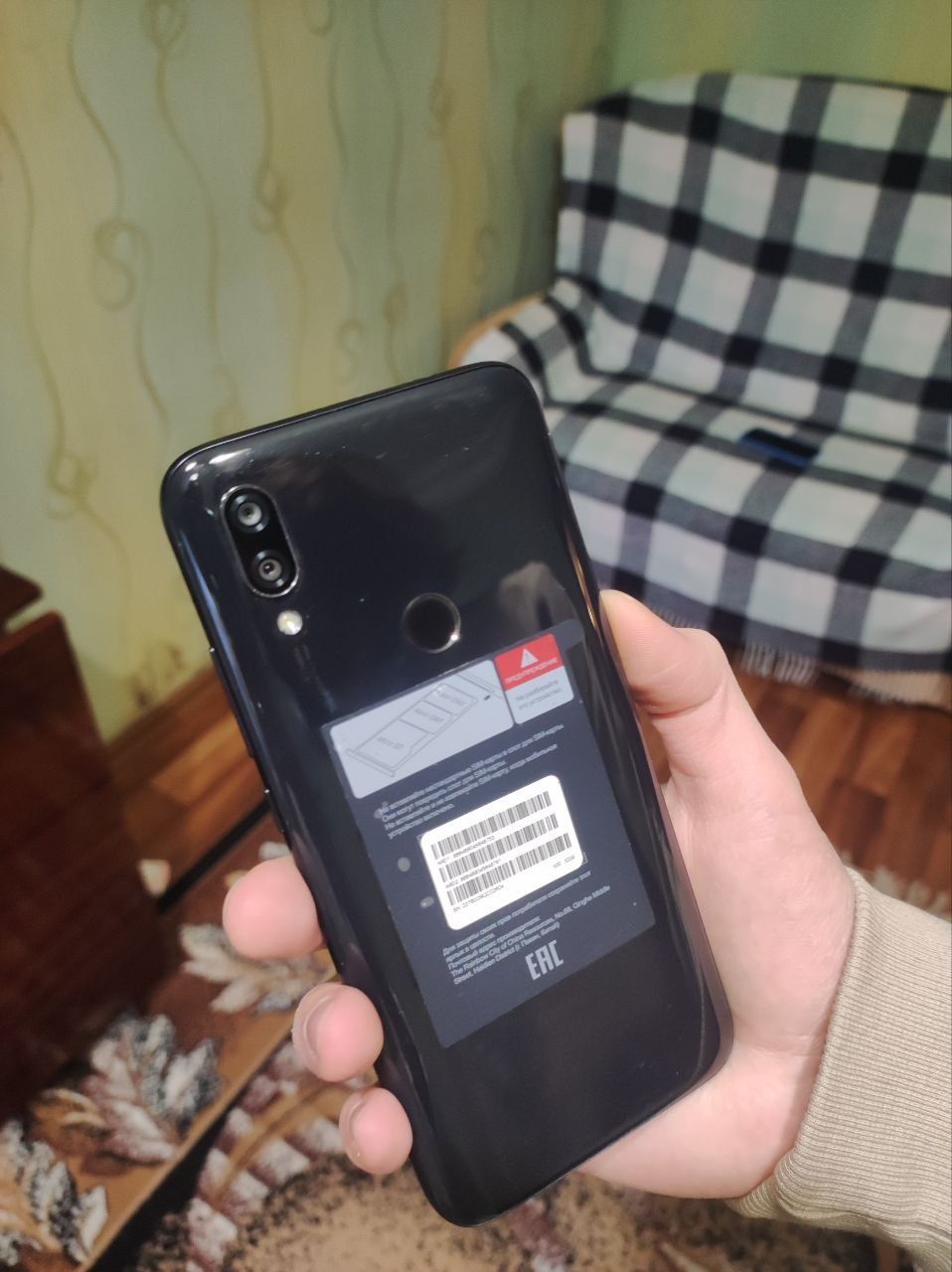 Продам телефон в гарному стані Xiaomi redmi 7 3/32