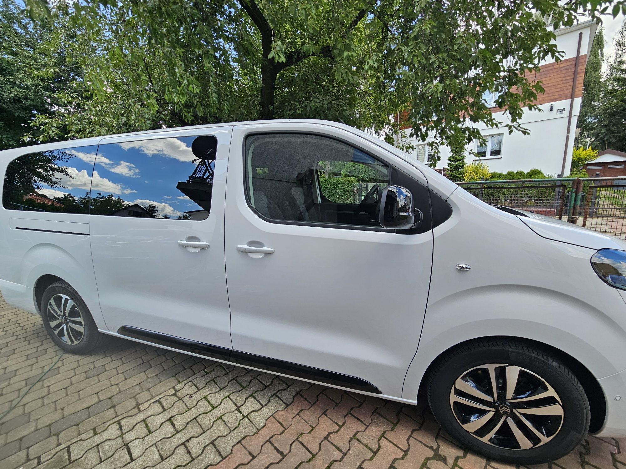 Bus na wynajem Citroen Spacetourer 2025