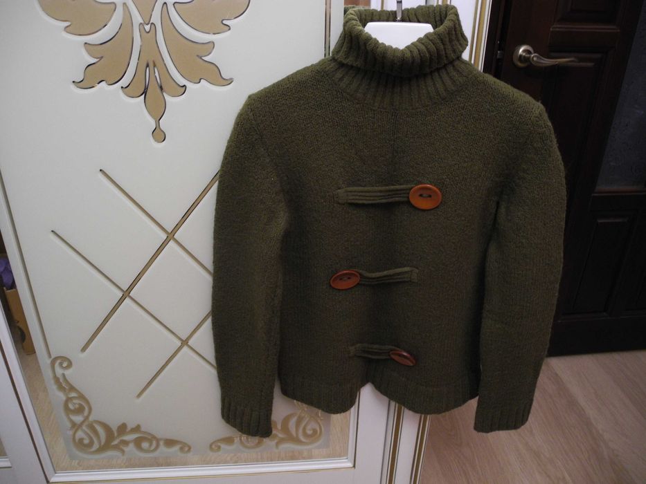 Свитер женский зеленый