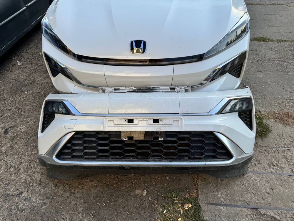 Кузовні запчастини на Honda MNV ENS1 ENP1